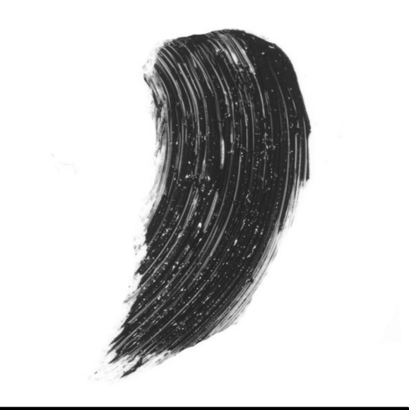 STILA HUGE EXTREME LASH WATERPROOF MASCARA : BLACK - Picture 4 of 6